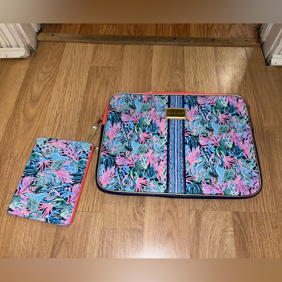 Lilly Pulitzer laptop sleeve - Picture 3 of 3